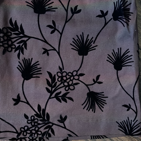 Moda Mini Skirt - Picture 2 of 5